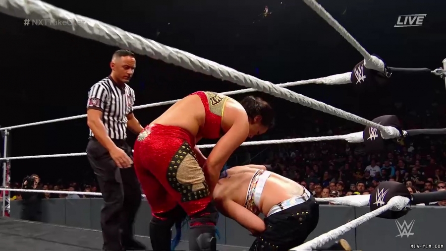 WWE_NXT_TakeOver_Toronto_2019_720p_WEB_h264-HEEL_mp40389.jpg