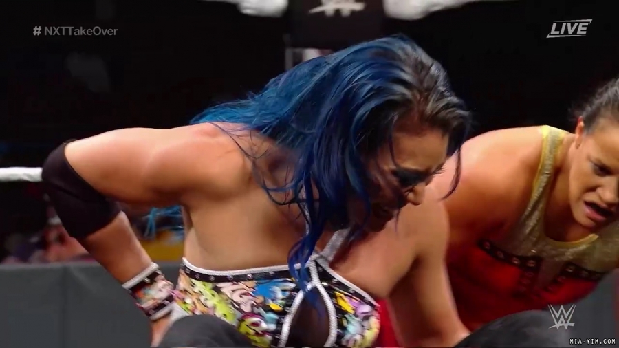 WWE_NXT_TakeOver_Toronto_2019_720p_WEB_h264-HEEL_mp40403.jpg