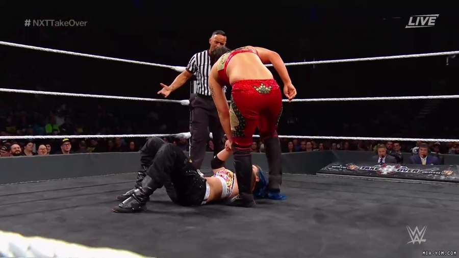 WWE_NXT_TakeOver_Toronto_2019_720p_WEB_h264-HEEL_mp40408.jpg