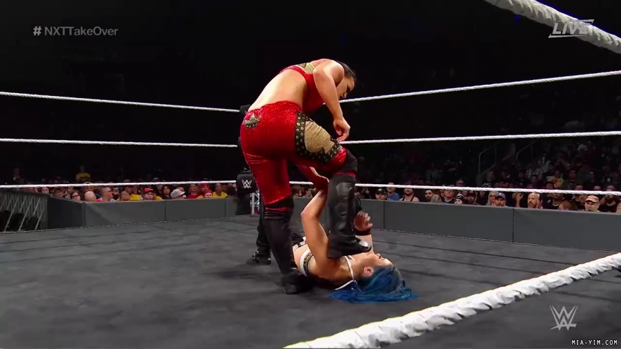 WWE_NXT_TakeOver_Toronto_2019_720p_WEB_h264-HEEL_mp40409.jpg