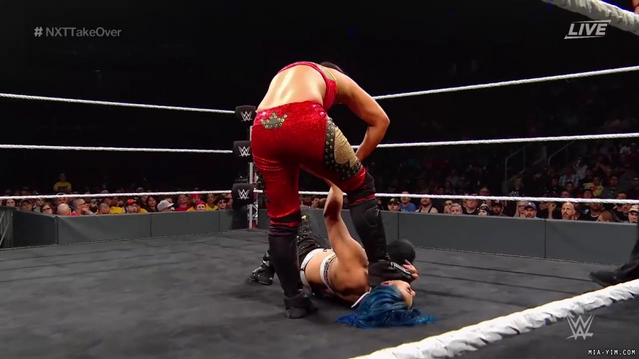 WWE_NXT_TakeOver_Toronto_2019_720p_WEB_h264-HEEL_mp40410.jpg