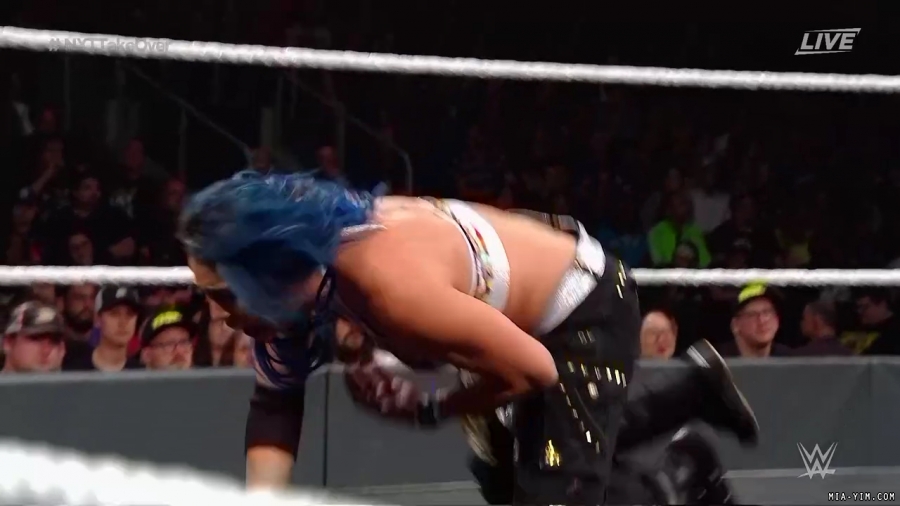 WWE_NXT_TakeOver_Toronto_2019_720p_WEB_h264-HEEL_mp40443.jpg