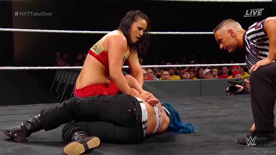 WWE_NXT_TakeOver_Toronto_2019_720p_WEB_h264-HEEL_mp40472.jpg