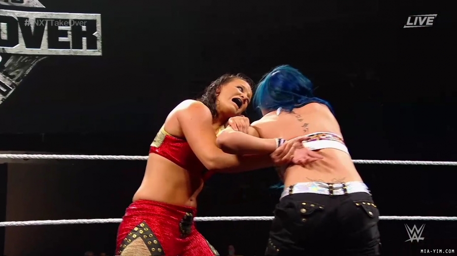 WWE_NXT_TakeOver_Toronto_2019_720p_WEB_h264-HEEL_mp40484.jpg