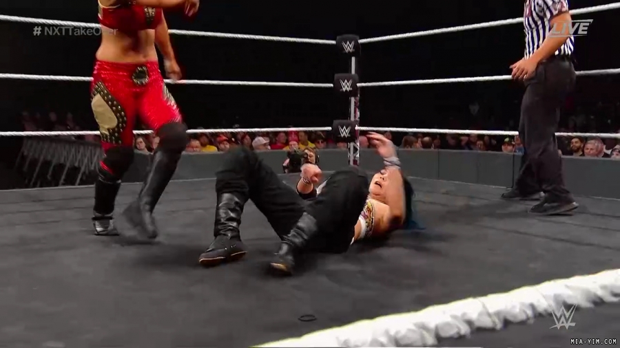 WWE_NXT_TakeOver_Toronto_2019_720p_WEB_h264-HEEL_mp40494.jpg