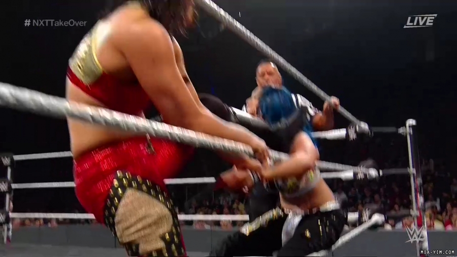 WWE_NXT_TakeOver_Toronto_2019_720p_WEB_h264-HEEL_mp40514.jpg
