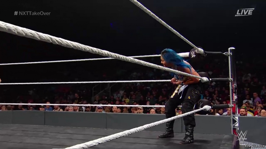 WWE_NXT_TakeOver_Toronto_2019_720p_WEB_h264-HEEL_mp40521.jpg