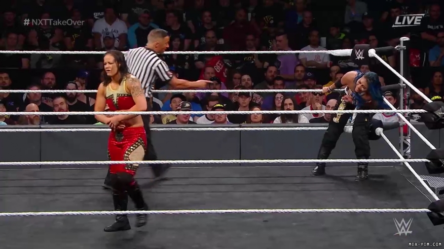 WWE_NXT_TakeOver_Toronto_2019_720p_WEB_h264-HEEL_mp40522.jpg
