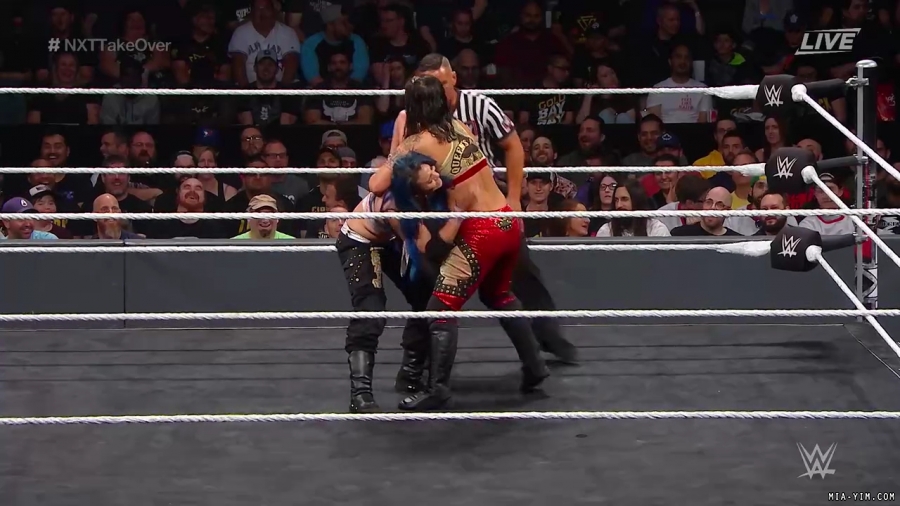 WWE_NXT_TakeOver_Toronto_2019_720p_WEB_h264-HEEL_mp40539.jpg