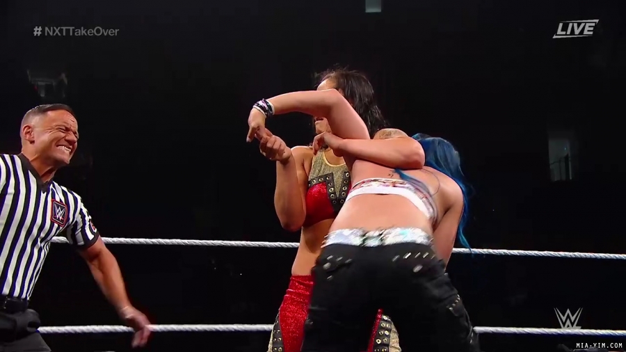 WWE_NXT_TakeOver_Toronto_2019_720p_WEB_h264-HEEL_mp40541.jpg