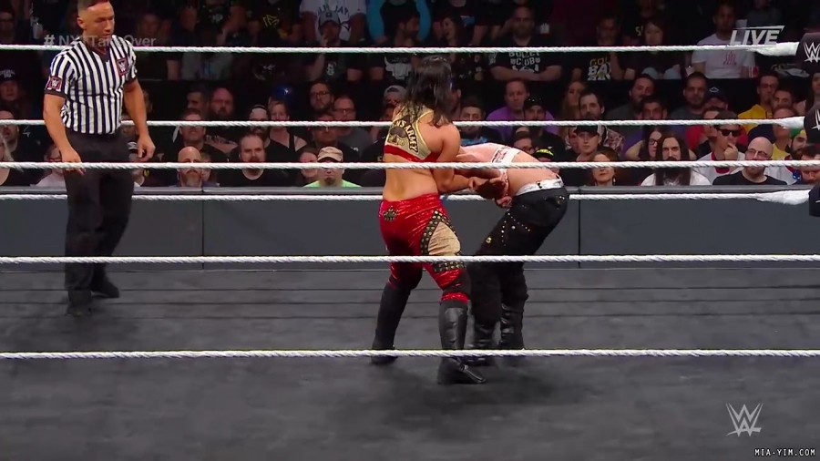 WWE_NXT_TakeOver_Toronto_2019_720p_WEB_h264-HEEL_mp40563.jpg