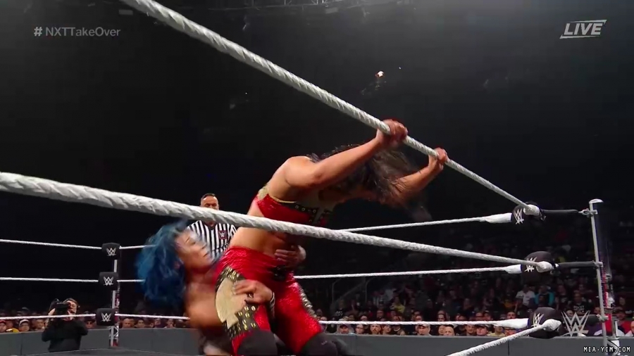 WWE_NXT_TakeOver_Toronto_2019_720p_WEB_h264-HEEL_mp40573.jpg