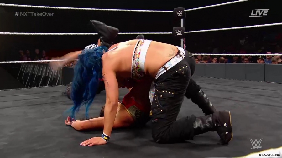WWE_NXT_TakeOver_Toronto_2019_720p_WEB_h264-HEEL_mp40575.jpg