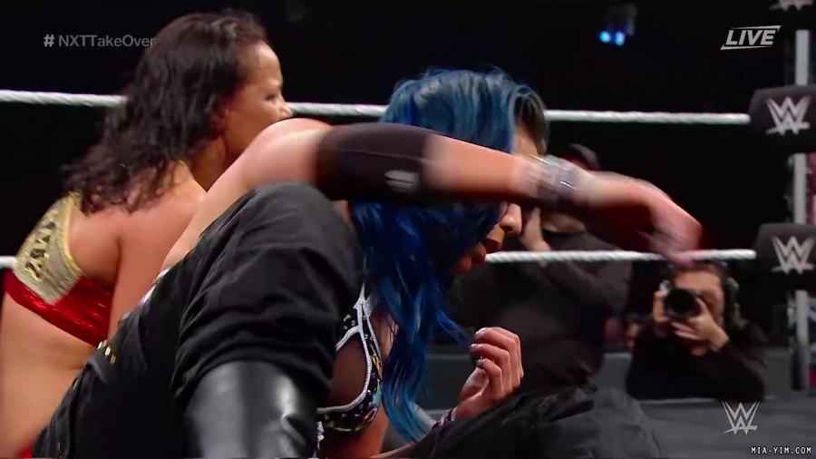 WWE_NXT_TakeOver_Toronto_2019_720p_WEB_h264-HEEL_mp40593.jpg