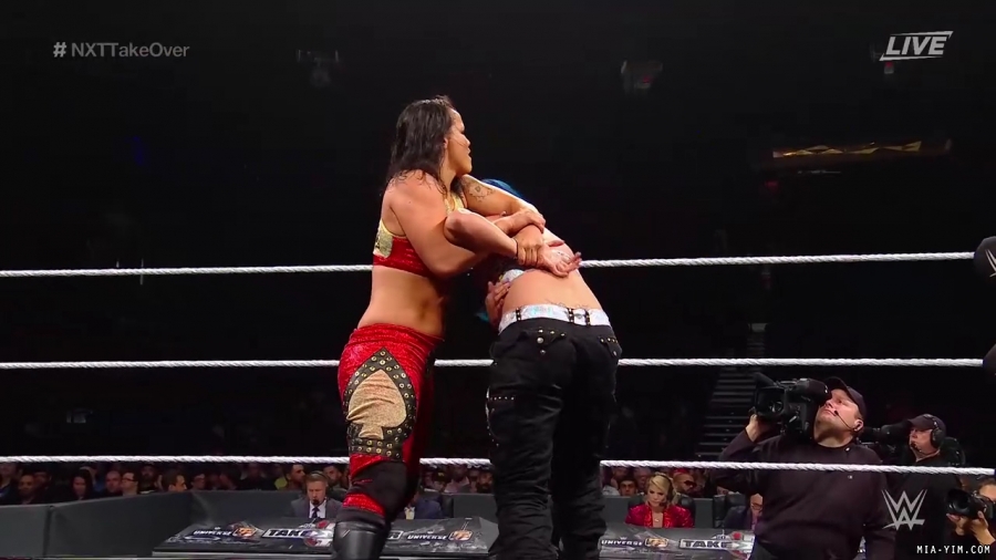 WWE_NXT_TakeOver_Toronto_2019_720p_WEB_h264-HEEL_mp40604.jpg