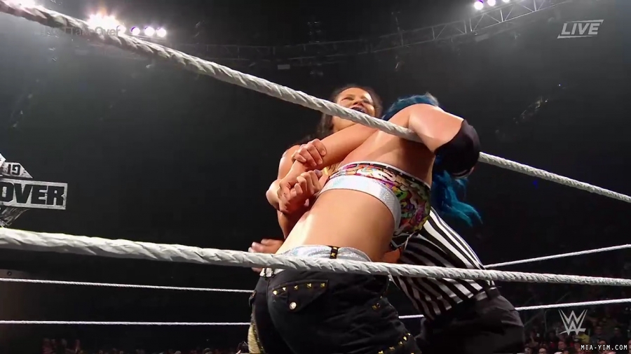 WWE_NXT_TakeOver_Toronto_2019_720p_WEB_h264-HEEL_mp40607.jpg