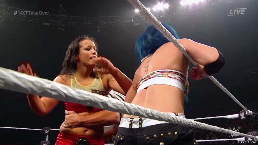 WWE_NXT_TakeOver_Toronto_2019_720p_WEB_h264-HEEL_mp40611.jpg