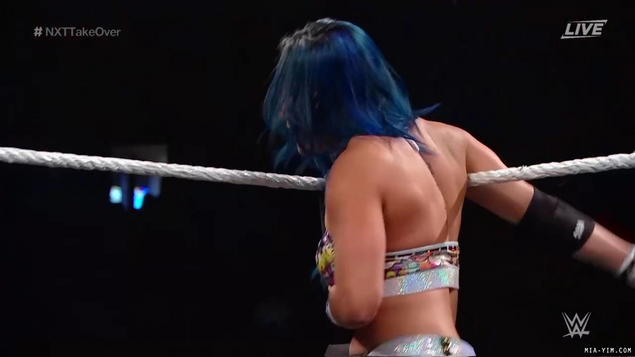 WWE_NXT_TakeOver_Toronto_2019_720p_WEB_h264-HEEL_mp40621.jpg