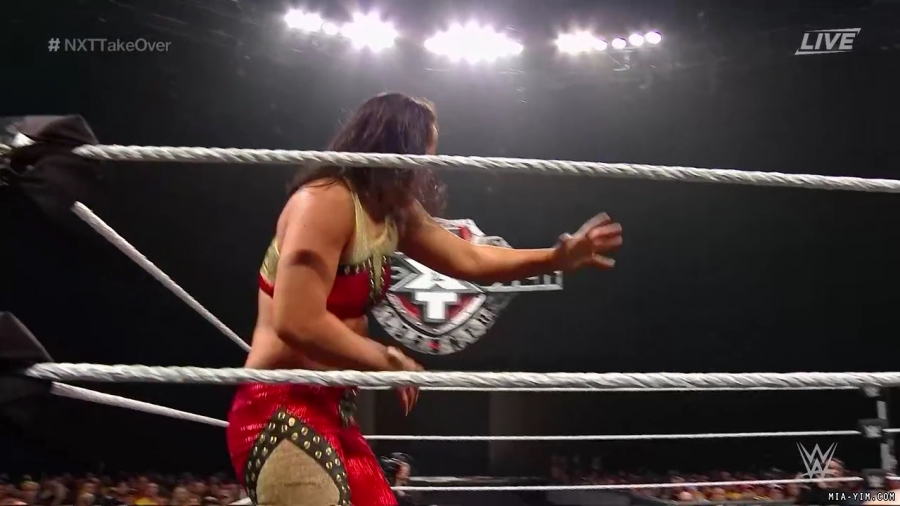 WWE_NXT_TakeOver_Toronto_2019_720p_WEB_h264-HEEL_mp40627.jpg