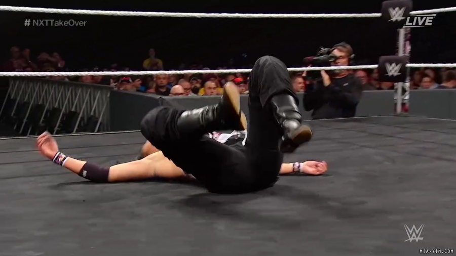 WWE_NXT_TakeOver_Toronto_2019_720p_WEB_h264-HEEL_mp40634.jpg