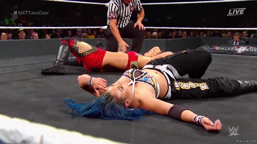 WWE_NXT_TakeOver_Toronto_2019_720p_WEB_h264-HEEL_mp40635.jpg