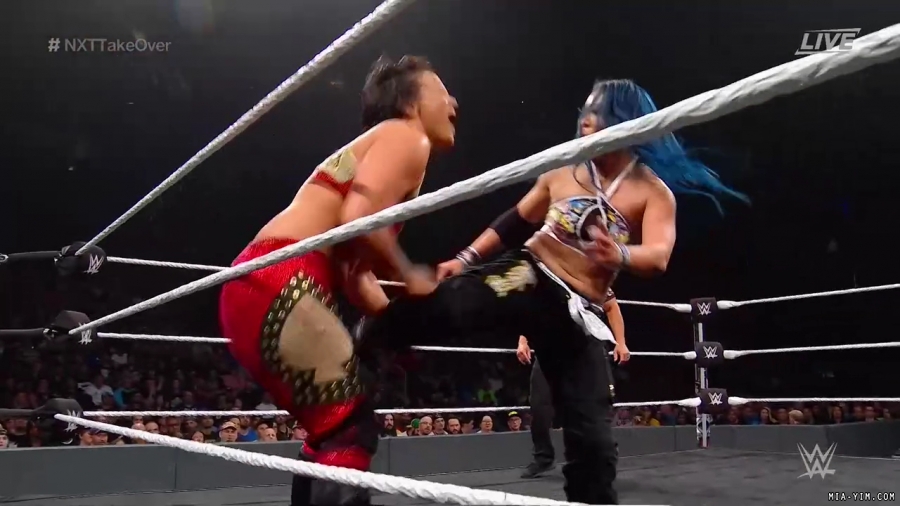 WWE_NXT_TakeOver_Toronto_2019_720p_WEB_h264-HEEL_mp40677.jpg