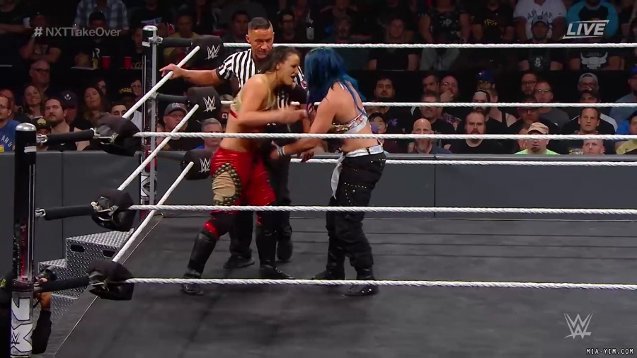 WWE_NXT_TakeOver_Toronto_2019_720p_WEB_h264-HEEL_mp40680.jpg
