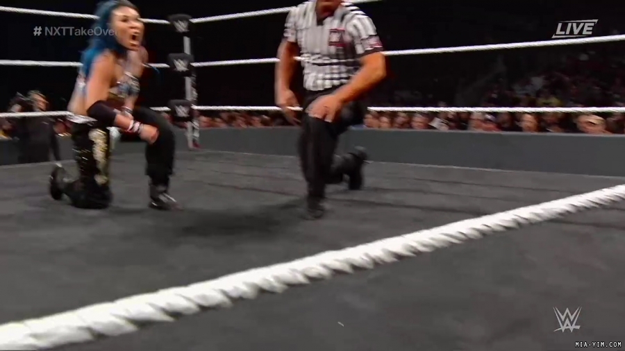 WWE_NXT_TakeOver_Toronto_2019_720p_WEB_h264-HEEL_mp40693.jpg