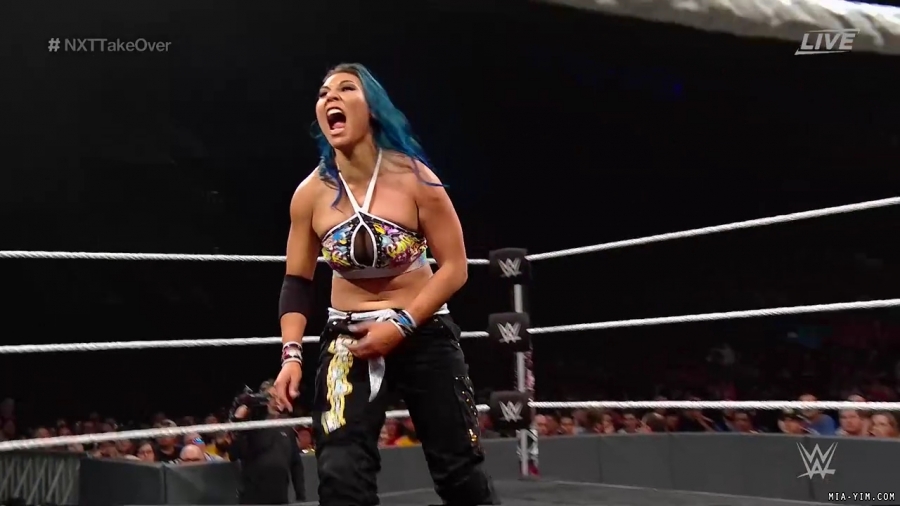 WWE_NXT_TakeOver_Toronto_2019_720p_WEB_h264-HEEL_mp40694.jpg