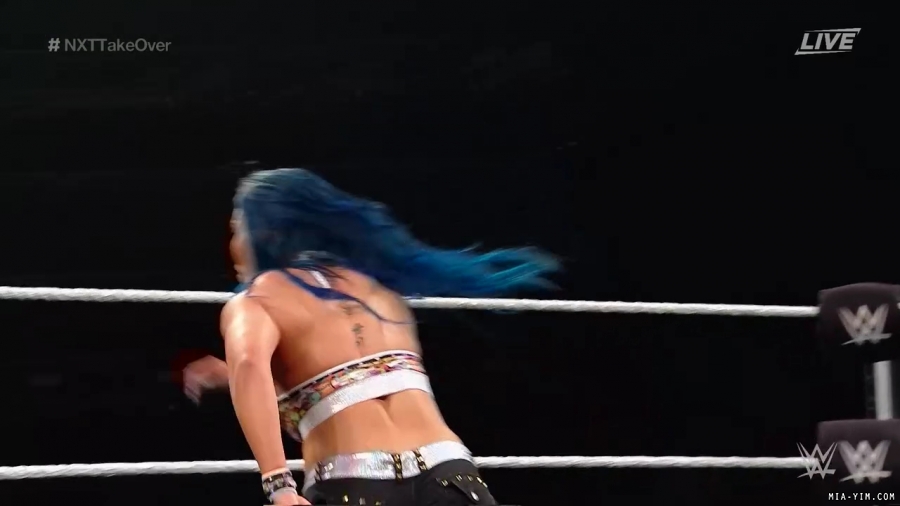 WWE_NXT_TakeOver_Toronto_2019_720p_WEB_h264-HEEL_mp40699.jpg