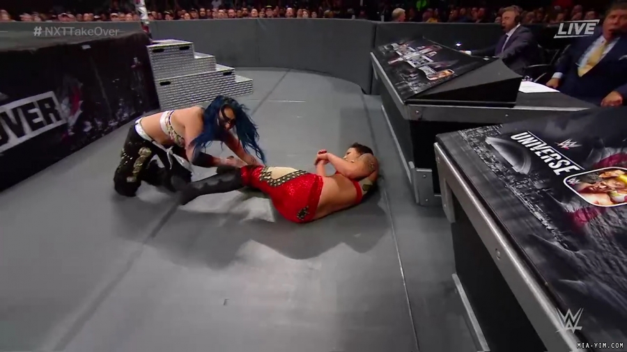 WWE_NXT_TakeOver_Toronto_2019_720p_WEB_h264-HEEL_mp40703.jpg