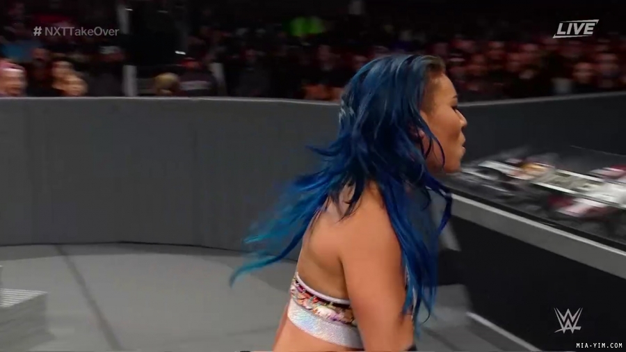 WWE_NXT_TakeOver_Toronto_2019_720p_WEB_h264-HEEL_mp40705.jpg