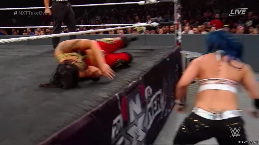 WWE_NXT_TakeOver_Toronto_2019_720p_WEB_h264-HEEL_mp40710.jpg