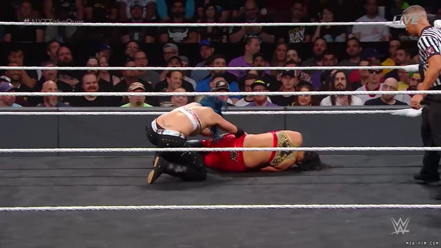 WWE_NXT_TakeOver_Toronto_2019_720p_WEB_h264-HEEL_mp40718.jpg
