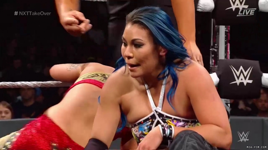 WWE_NXT_TakeOver_Toronto_2019_720p_WEB_h264-HEEL_mp40726.jpg
