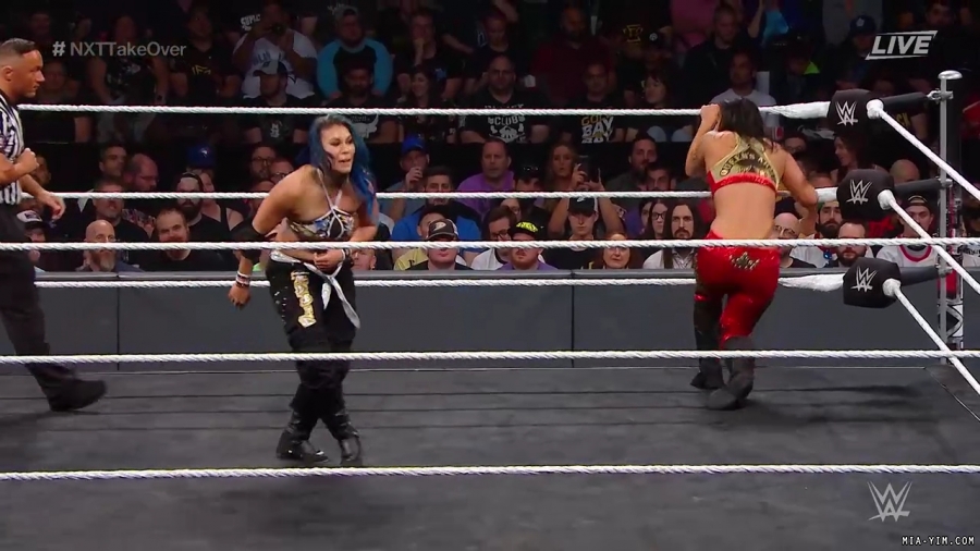 WWE_NXT_TakeOver_Toronto_2019_720p_WEB_h264-HEEL_mp40732.jpg
