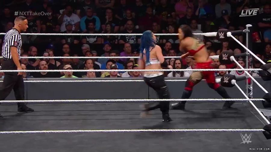 WWE_NXT_TakeOver_Toronto_2019_720p_WEB_h264-HEEL_mp40735.jpg