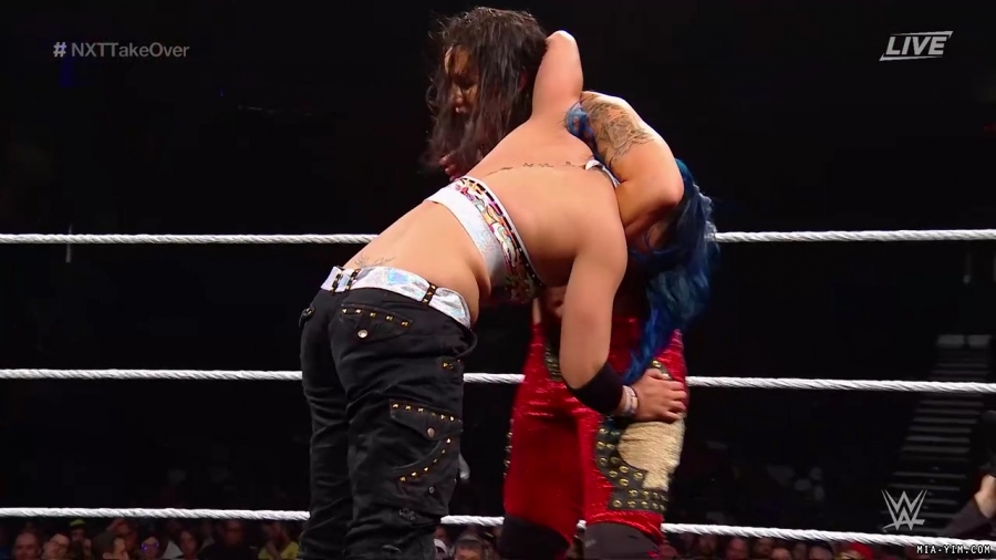 WWE_NXT_TakeOver_Toronto_2019_720p_WEB_h264-HEEL_mp40775.jpg