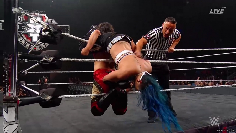 WWE_NXT_TakeOver_Toronto_2019_720p_WEB_h264-HEEL_mp40794.jpg