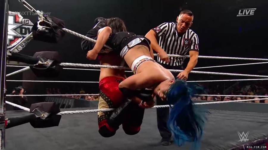 WWE_NXT_TakeOver_Toronto_2019_720p_WEB_h264-HEEL_mp40796.jpg