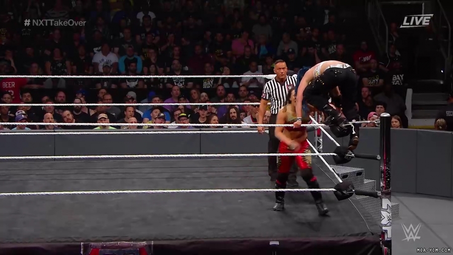 WWE_NXT_TakeOver_Toronto_2019_720p_WEB_h264-HEEL_mp40810.jpg