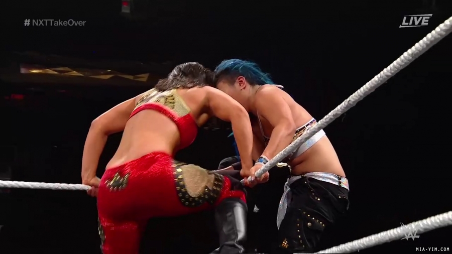 WWE_NXT_TakeOver_Toronto_2019_720p_WEB_h264-HEEL_mp40815.jpg