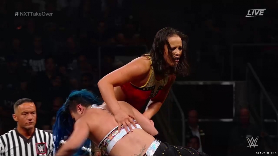 WWE_NXT_TakeOver_Toronto_2019_720p_WEB_h264-HEEL_mp40821.jpg