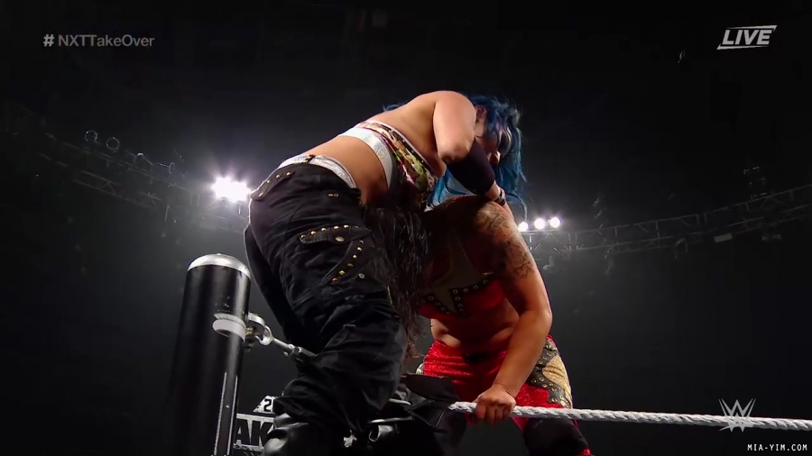 WWE_NXT_TakeOver_Toronto_2019_720p_WEB_h264-HEEL_mp40832.jpg
