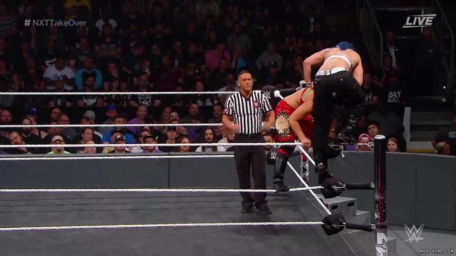 WWE_NXT_TakeOver_Toronto_2019_720p_WEB_h264-HEEL_mp40834.jpg