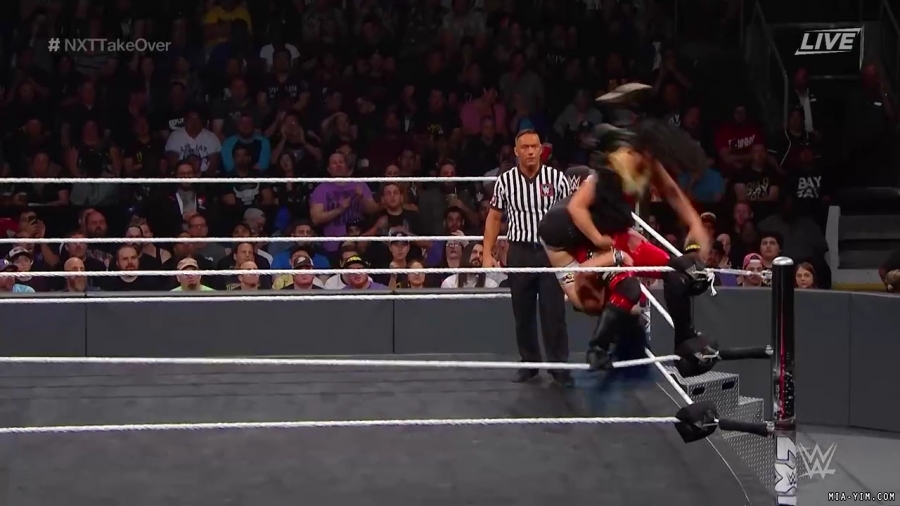 WWE_NXT_TakeOver_Toronto_2019_720p_WEB_h264-HEEL_mp40844.jpg