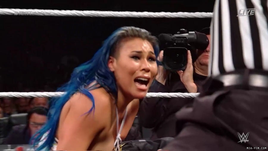 WWE_NXT_TakeOver_Toronto_2019_720p_WEB_h264-HEEL_mp40854.jpg