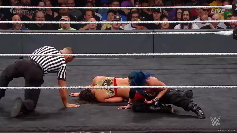 WWE_NXT_TakeOver_Toronto_2019_720p_WEB_h264-HEEL_mp40856.jpg