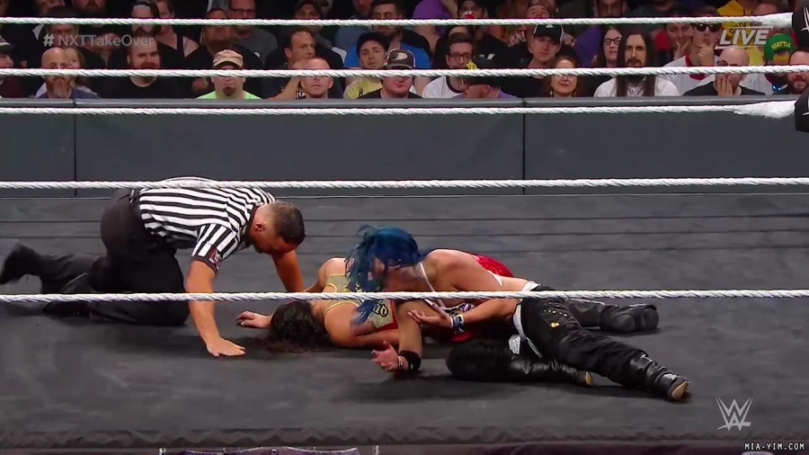 WWE_NXT_TakeOver_Toronto_2019_720p_WEB_h264-HEEL_mp40857.jpg
