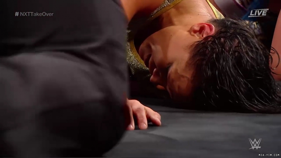 WWE_NXT_TakeOver_Toronto_2019_720p_WEB_h264-HEEL_mp40858.jpg